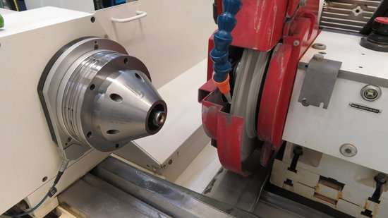 In addition to regrinding and reconditioning PCD tools, more and more PCD tools are also being manufactured new at DIBO. 