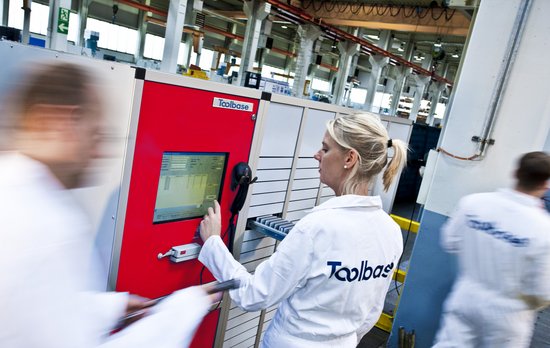 Firma Achterberg GmbH (Werkzeugausgabesysteme) und TCM Systems (Automatisierung)werden in die TCM Gruppe eingegliedert.